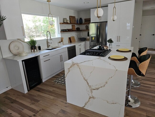 Photo - 5102 Ravensdale Ln