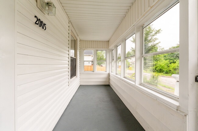 Photo - 2005 Aberdeen Ave