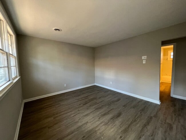 Photo - Chester,E.1045 Unidad #A