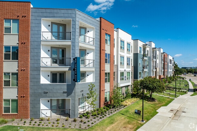 Photo - Caroline Eastside