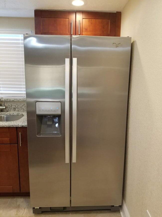 Photo - 182 Ulster Ln