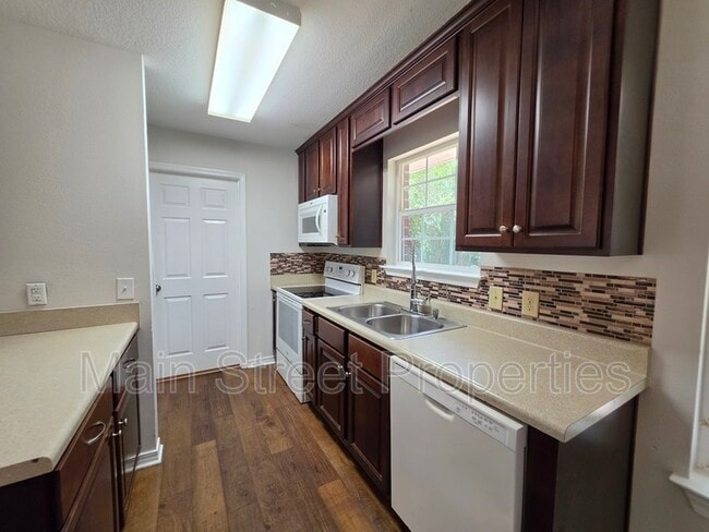 Photo - 8510 Pond Ave