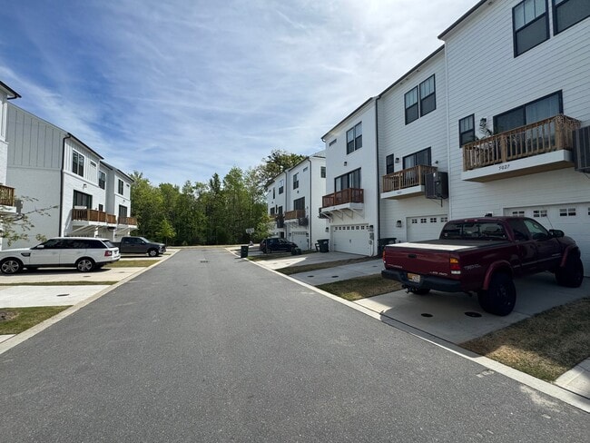 Photo - 5009 Layman Dr