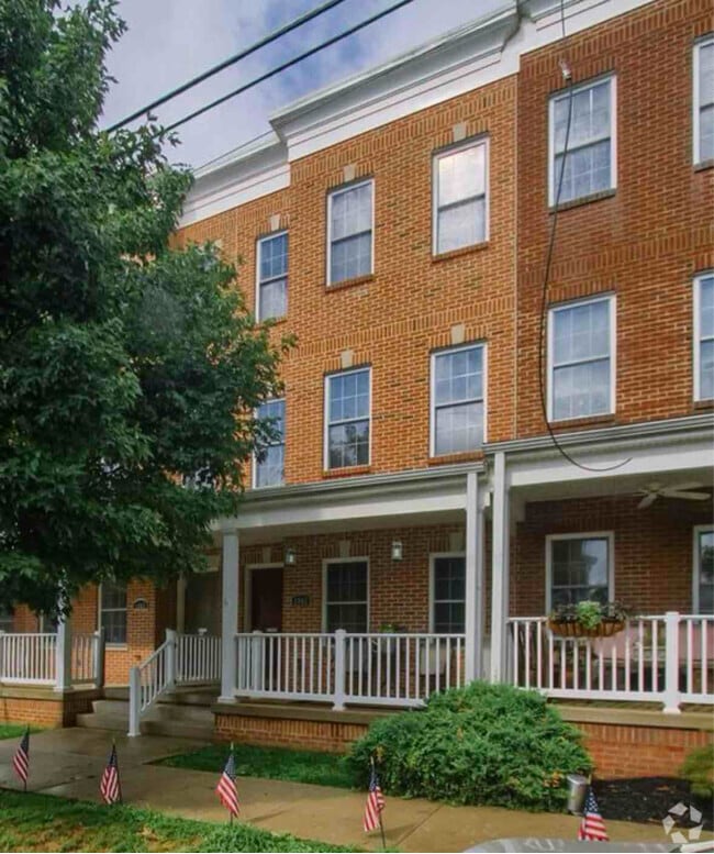 Building Photo - 1941 Green St Rental