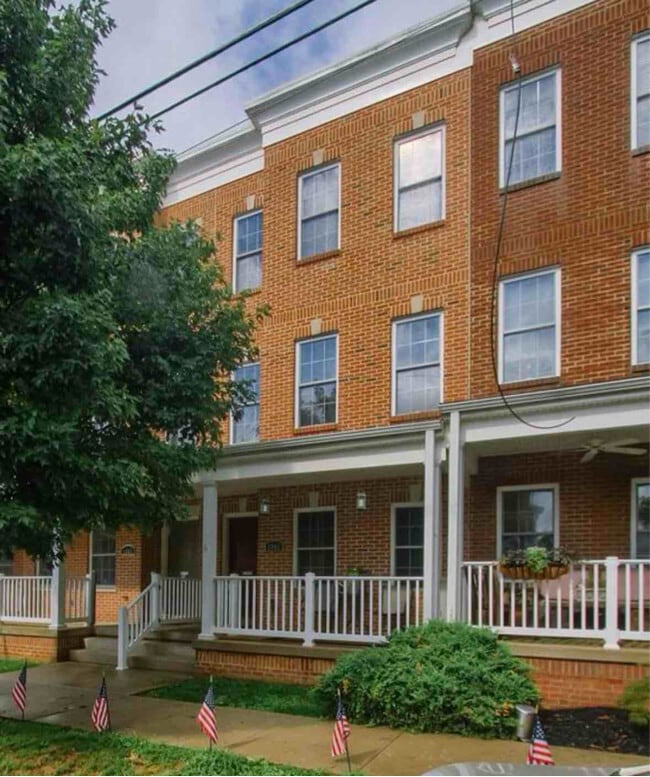 Photo - 1941 Green St Townhome