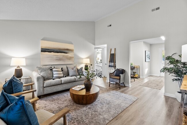 West Oak Apartments