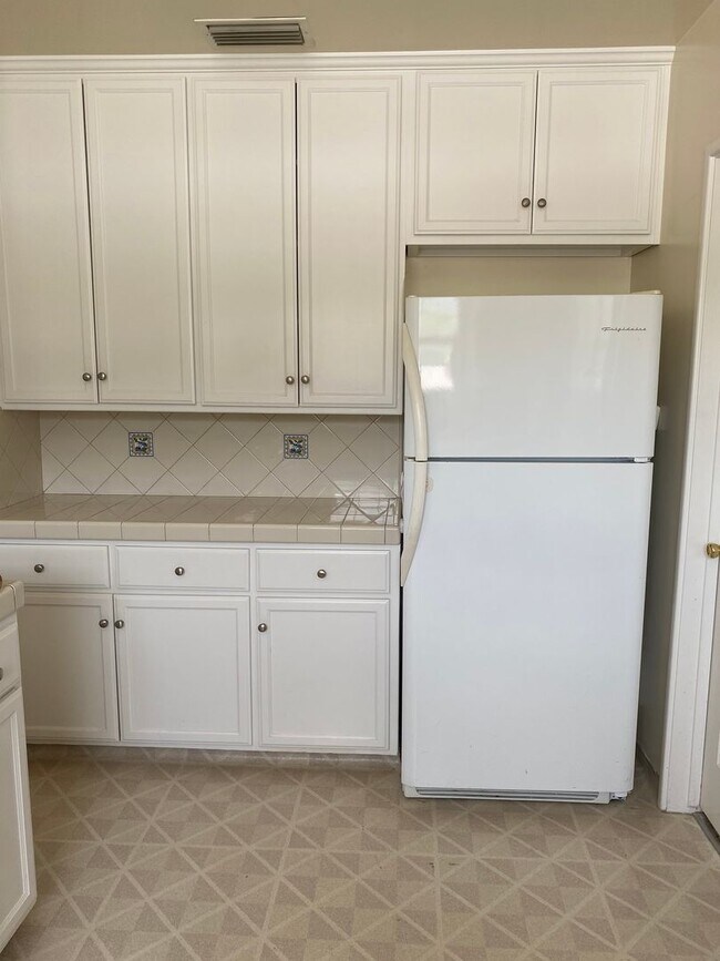 1007 W.Glenoaks