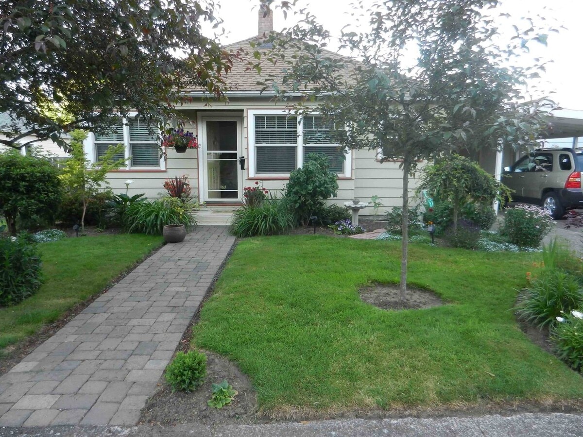 Charming home near Bush Park - Charming home near Bush Park