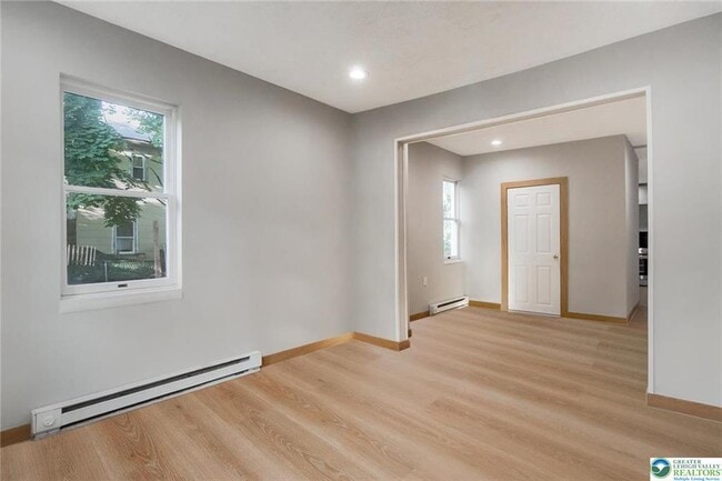 Photo - 226 Fern St