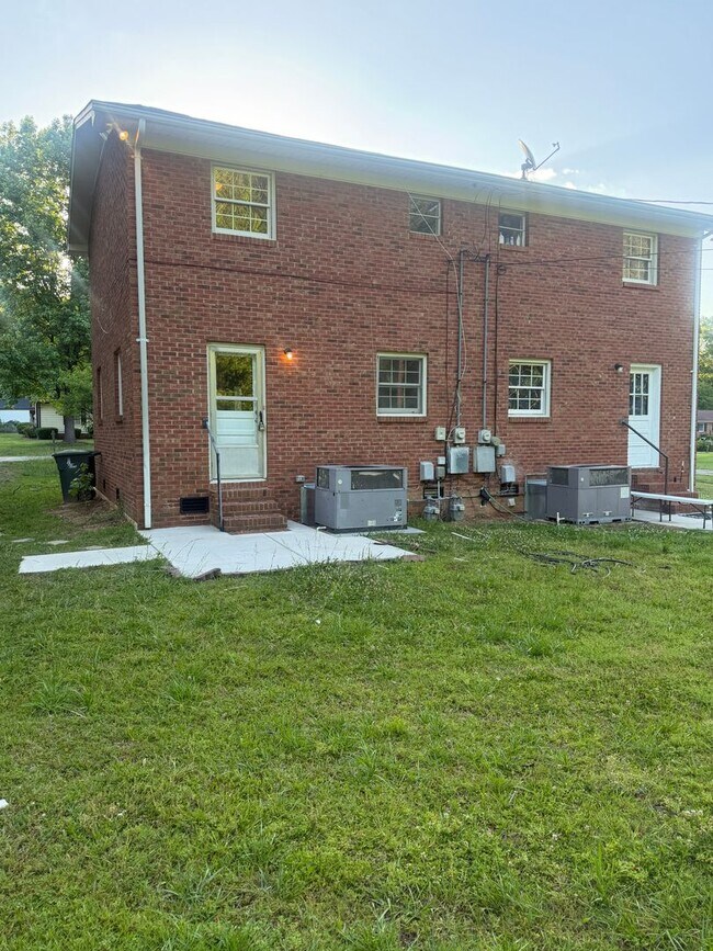 Photo - 1709 Virginia St Unit A