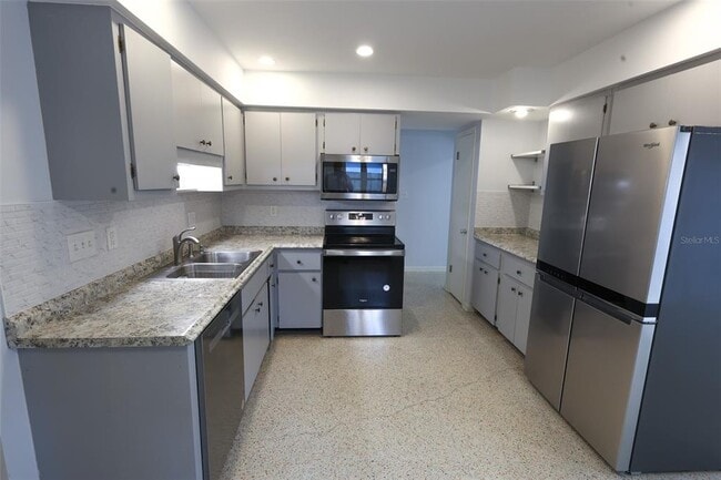 Photo - 1040 Charles St