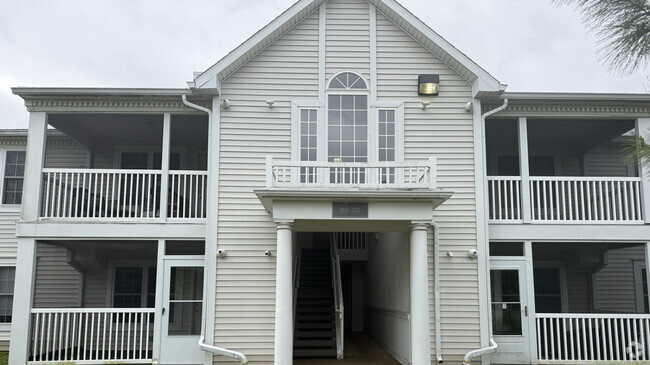Building Photo - 2205 S Main St Rental