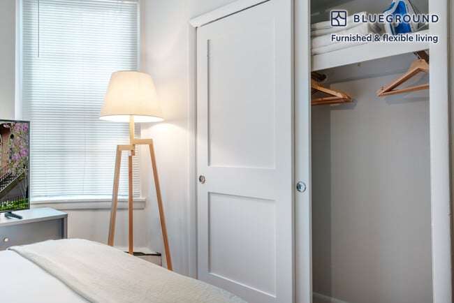 Photo - 179 St Botolph St Unidad FL1-ID136