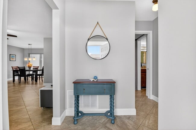 Photo - 18 Colonial Club Dr