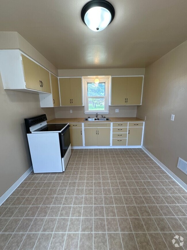 Building Photo - EZ - 202 Triplex Unit A Rental