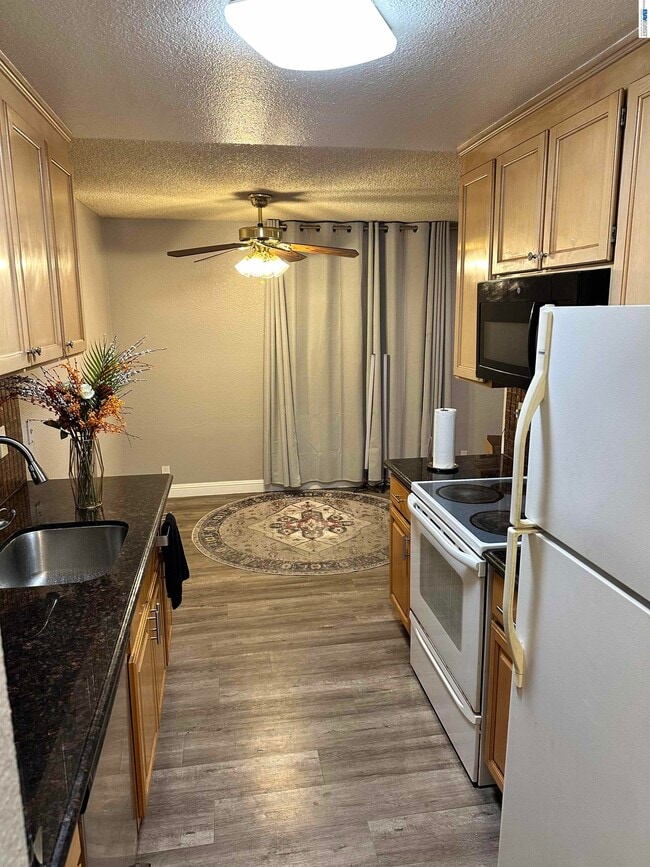 Photo - 725 Auburn Pl Unit 209