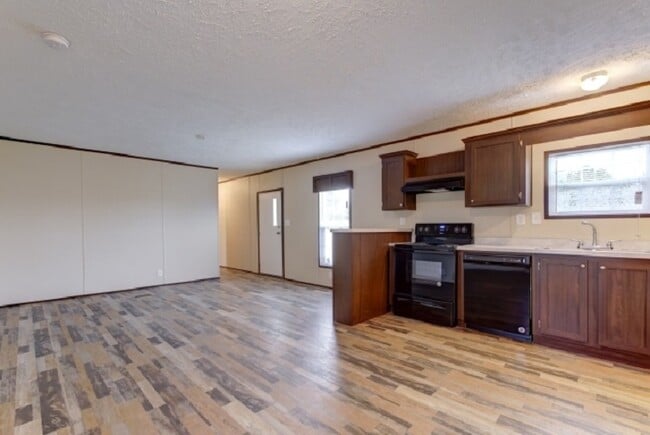 Photo - 31 Luart Dr