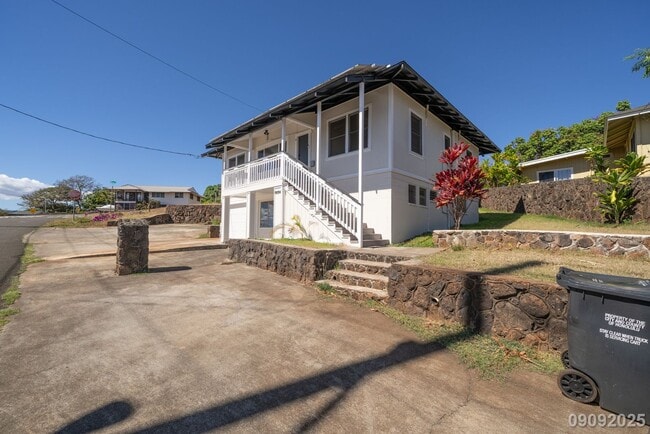 3 Bedroom 1.5 Bath (Downstairs) - Newly Re... - 3 Bedroom 1.5 Bath (Downstairs) - Newly Re... House