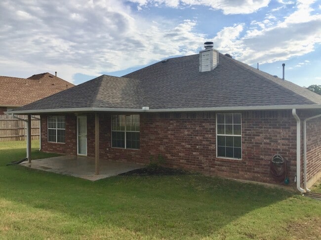 Building Photo - 1800 Cherokee Trail Rental