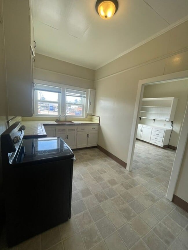Photo - 912 Soquel Ave Unit B