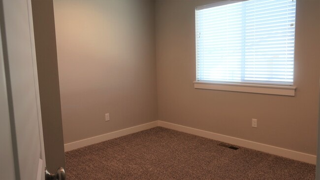 Photo - 1099 S New Oak Ln