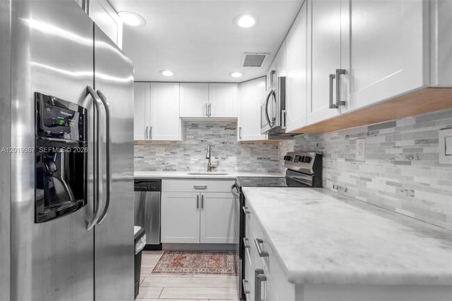 Photo - 2970 NE 16th Ave Unit 208