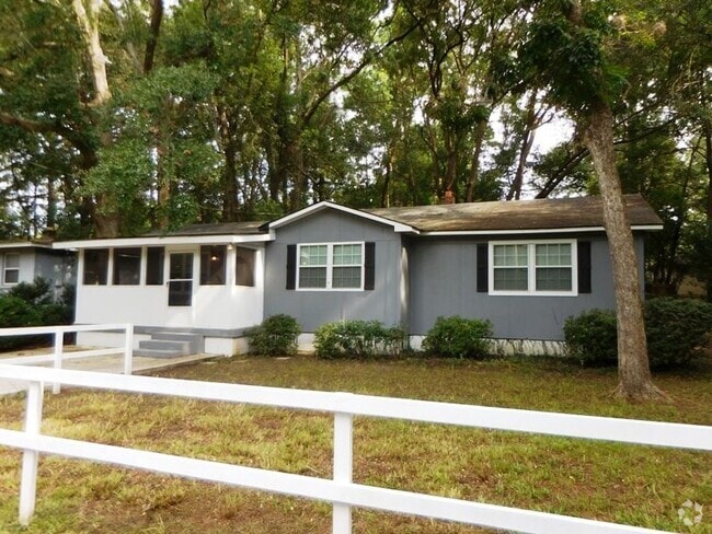 Building Photo - 1668 Pepper Dr Rental