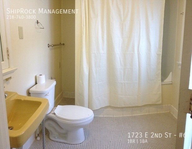 Photo - 1723 E 2nd St Unit #6