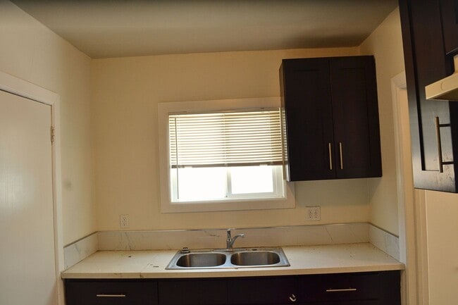 Photo - ??Newly Remodeled 2 Bed / 1 Bath Apartment... Unit 1190