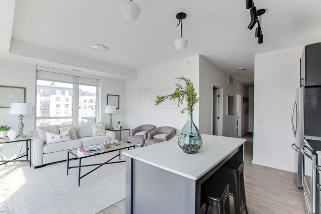 2227-University-Ave-W-Portfolio-010 - Midline Apartments