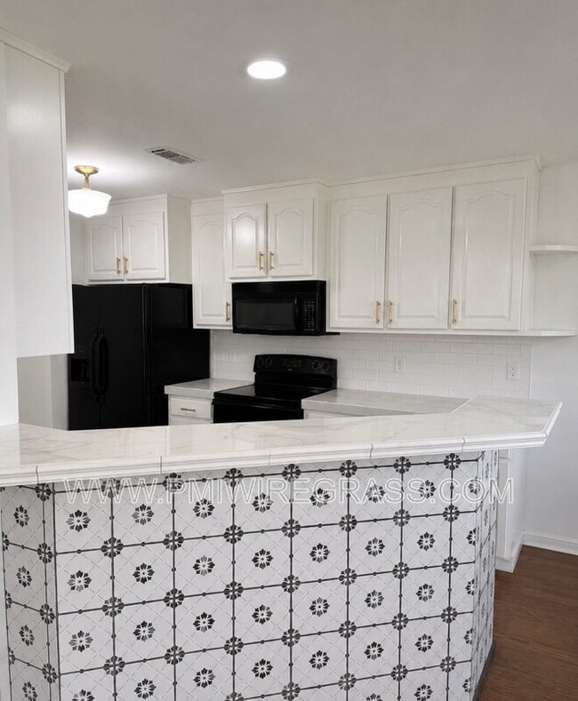 112 Scarlet oaks Ct