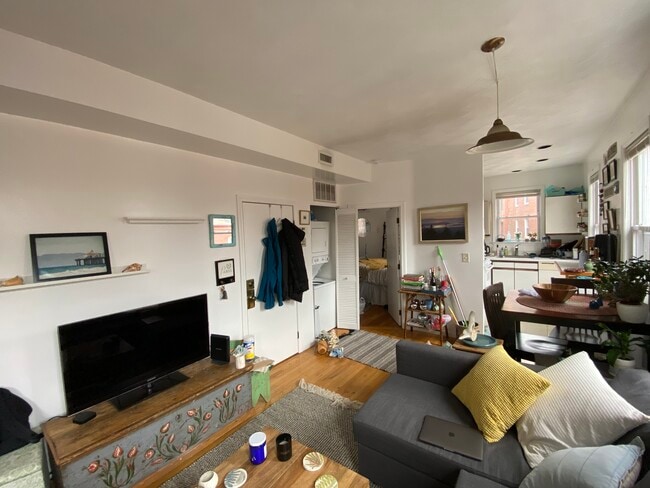 Photo - 25 Hanover Ave Unit 3