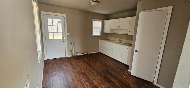 Photo - 1633 Lucas Ave