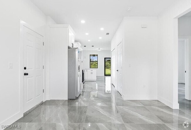 Building Photo - 128 Nave Ave S Rental