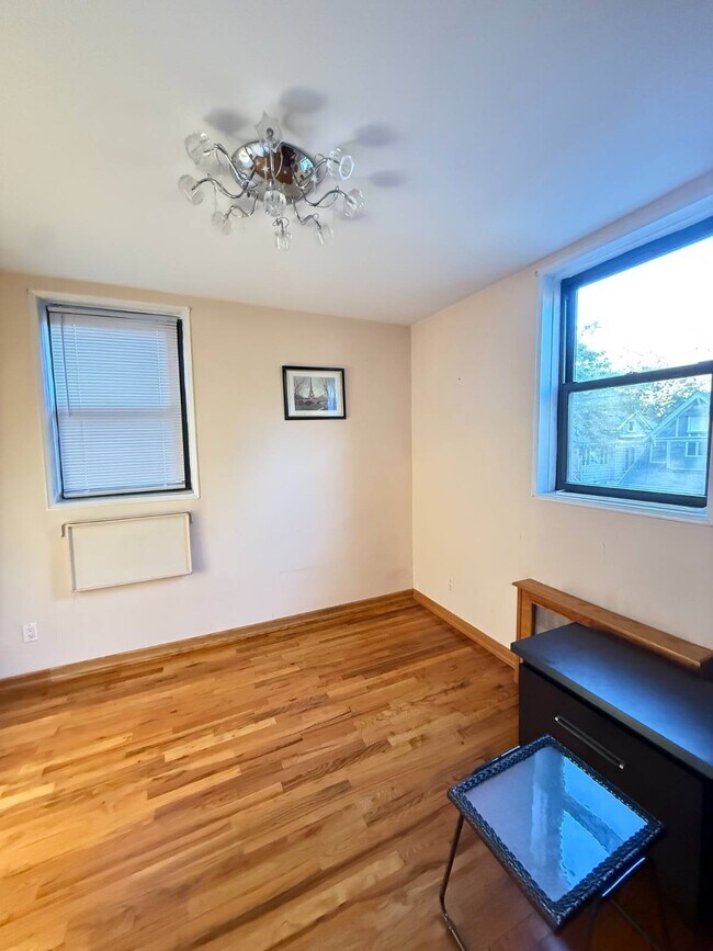 Photo - 1580 E 18th St Unit 2F