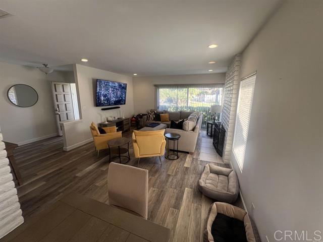 Building Photo - 7061 Estrella De Mar Rd Unit 66 Rental