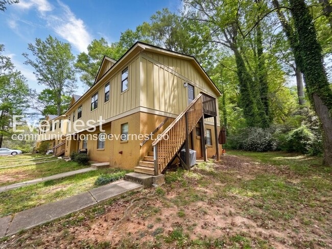 387 Annie St