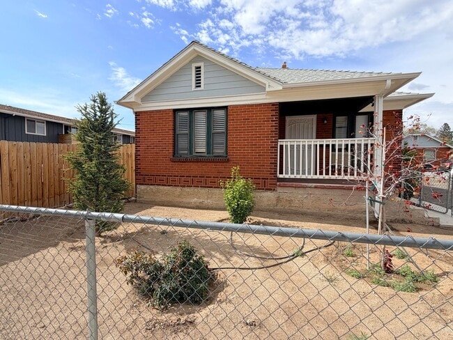 Building Photo - Fif747 Unit Fif747-749