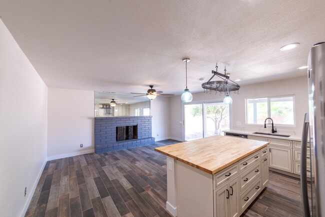 Photo - 2607 S Jentilly Ln