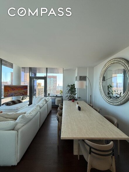 Photo - 200 W 67th St