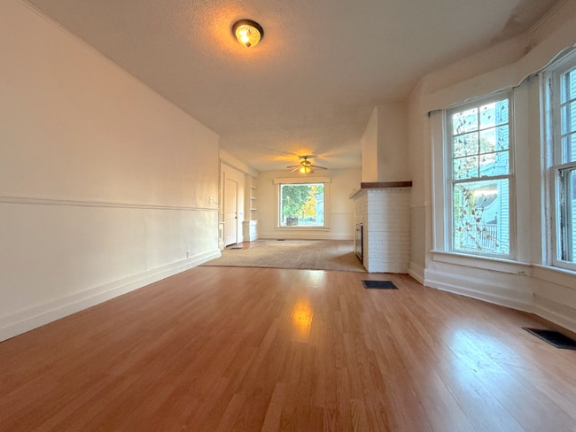 Photo - 609 N Main St