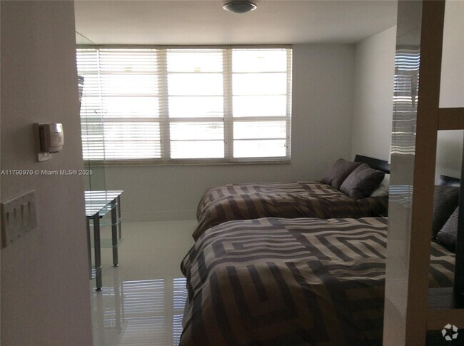 Building Photo - 100 Lincoln Rd Unit 1214 Rental