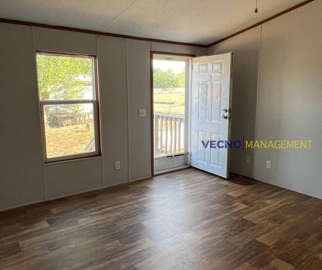 Photo - 1819 Country Rd