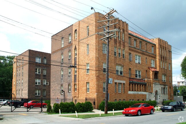 Windmill Pointe Manor - Windmill Pointe Manor Apartments