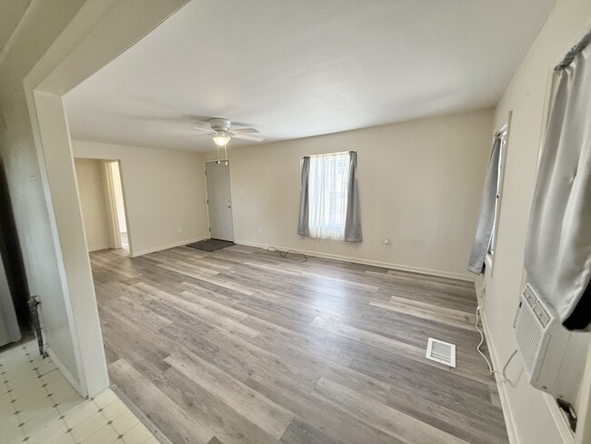 123 Leeper St