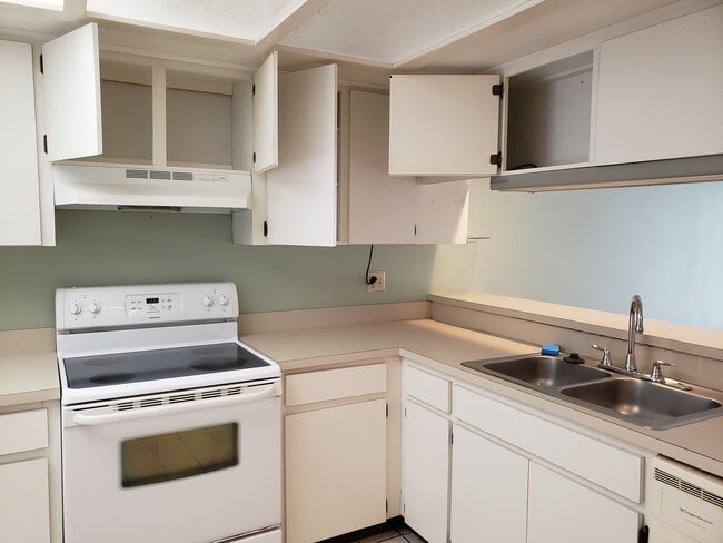 Building Photo - 5014 Gainsville Dr