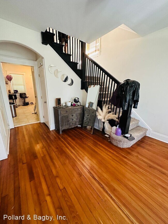 Photo - 3 br, 2.5 bath House - 3417 Delaware Ave.