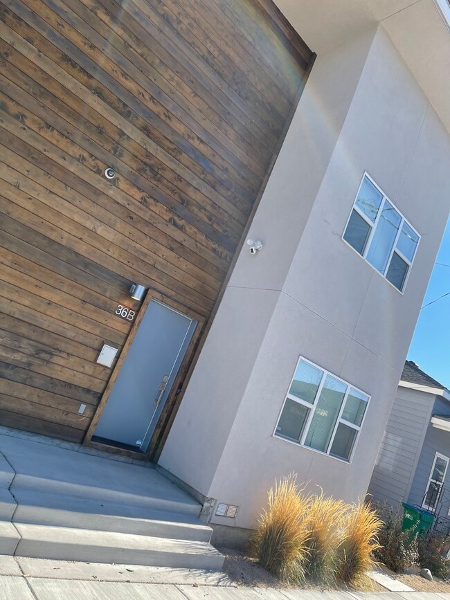 Photo - 36 S Park St