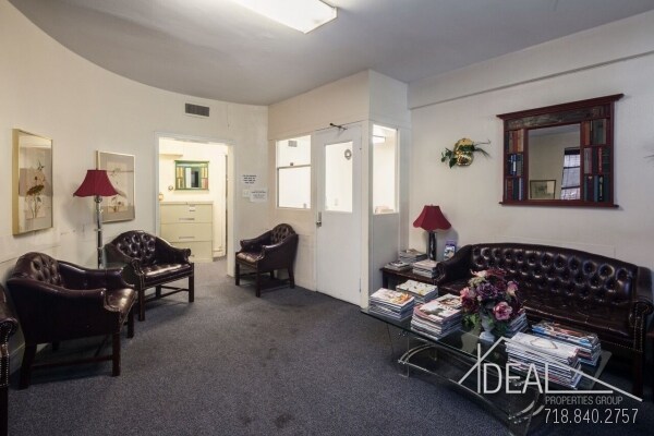 Photo - 20 Plaza Street E.