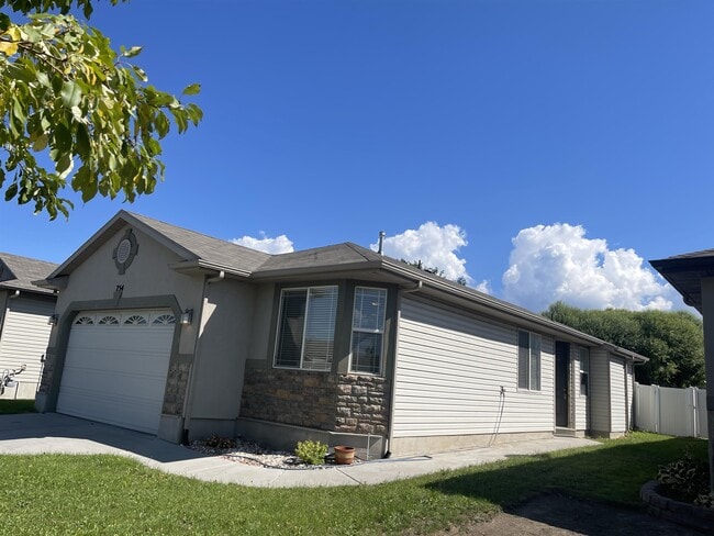 Photo - 754 N Bradford Dr